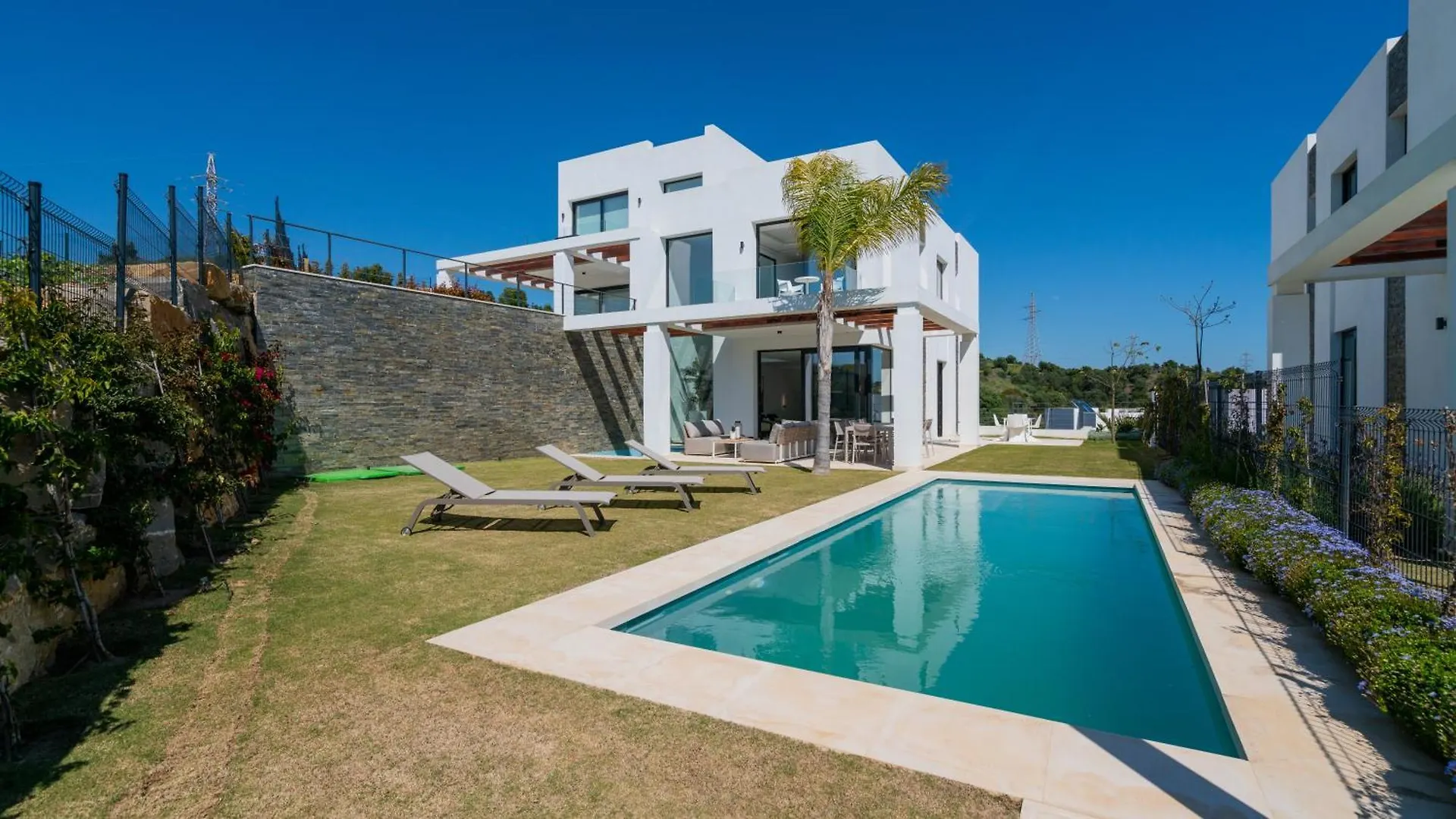 Modern Villa Cabopino Малага